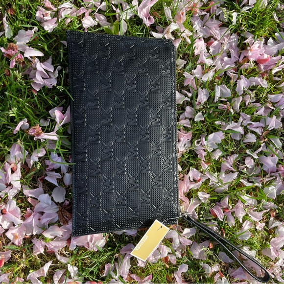 MICHAEL KORS Women's Jet Set LG Zip CLUTCH Wrist-let Wallet Leather Black NWT - Picture 4 of 6